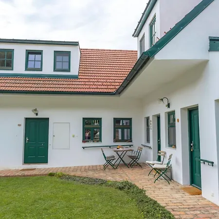 By Interhome Ferienhaus Grub an der March